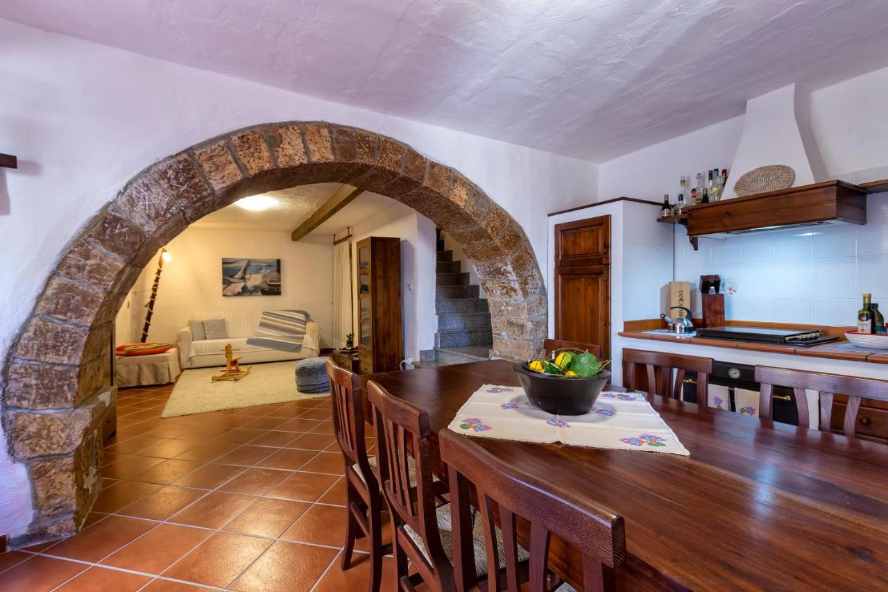 Esclusiva Dimora Storica Nel Cuore Del Borgo Medievale---- Exclusive Historical House Inside The Medieval Village *